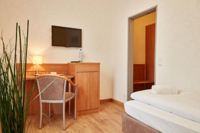 bernstein acamed resort