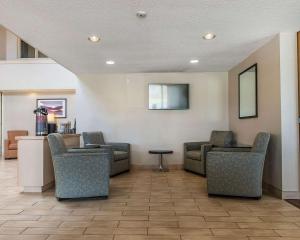 Comfort Inn Highway 401,Ontario>>Kingston,3 star