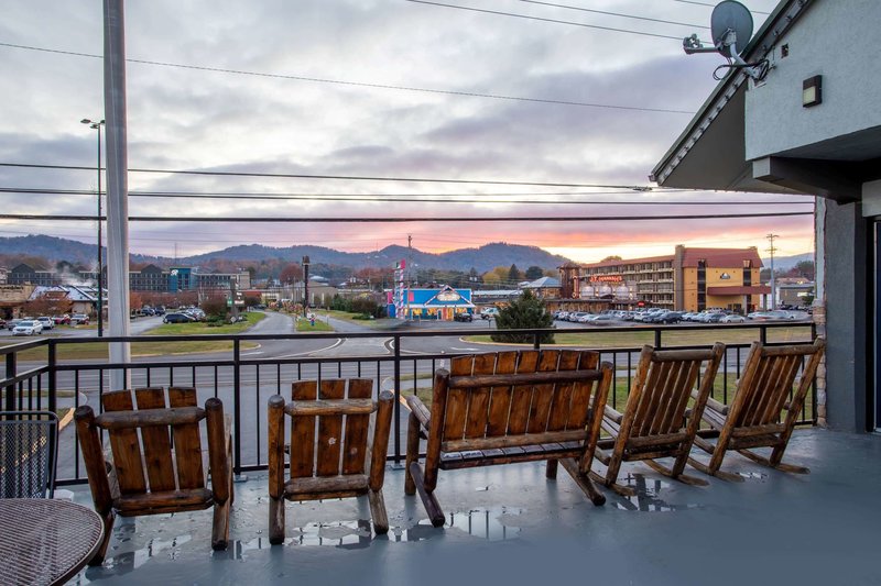 pigeon forge parkway inn