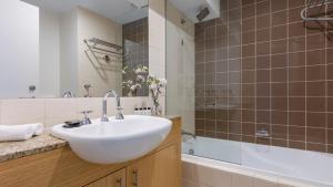 oaks melbourne on market hotel