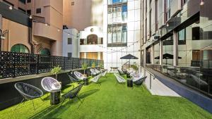 oaks melbourne on market hotel