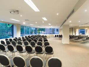 oaks melbourne on market hotel