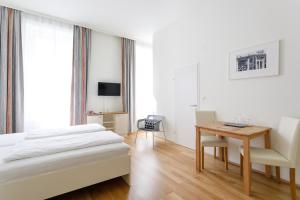 Riess City Rooms - Self Check-In,Tuerkenstrasse 27,2 star