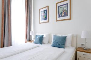 Riess City Rooms - Self Check-In,Tuerkenstrasse 27,2 star