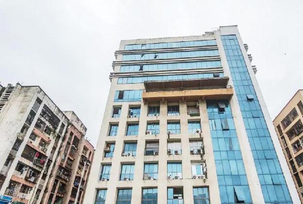 hotel bkc crown near trade centre visa consulate