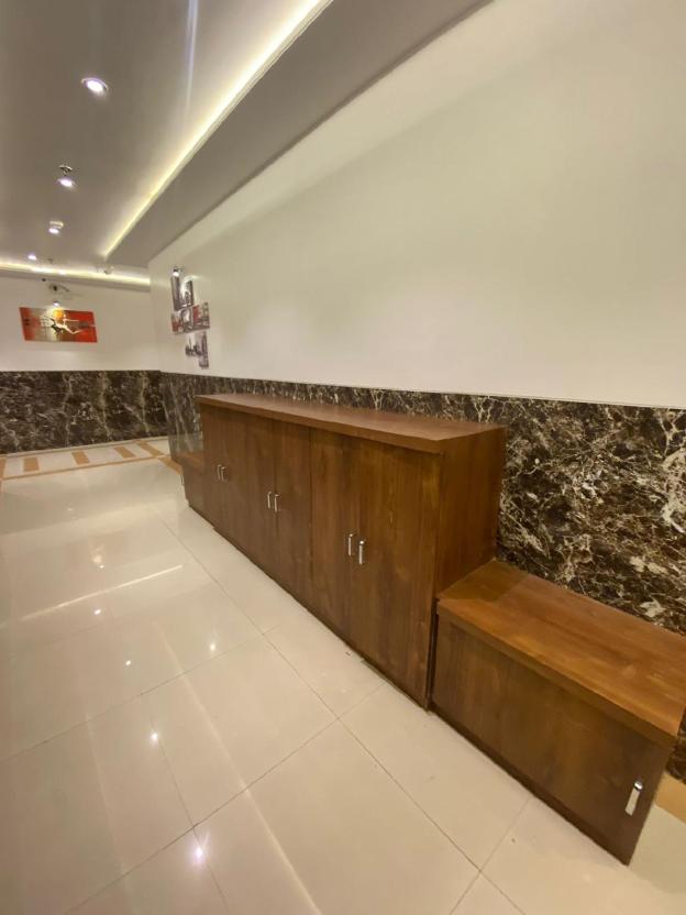 hotel bkc crown near trade centre visa consulate