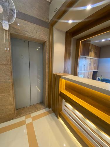 hotel bkc crown near trade centre visa consulate