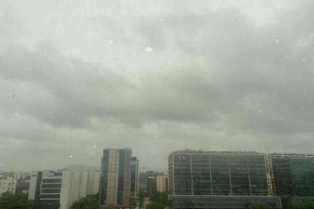 hotel bkc crown near trade centre visa consulate