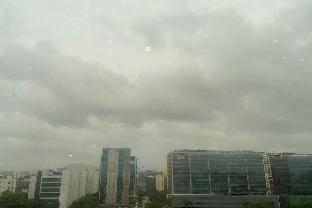 hotel bkc crown near trade centre visa consulate