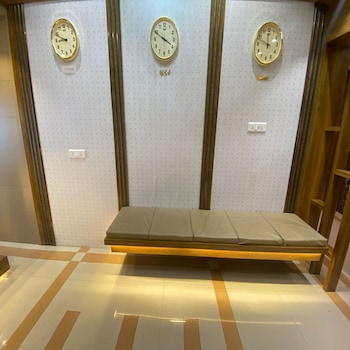 hotel bkc crown near trade centre visa consulate