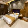 hotel bkc crown near trade centre visa consulate