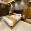 hotel bkc crown near trade centre visa consulate