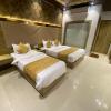 hotel bkc crown near trade centre visa consulate