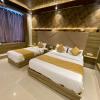 hotel bkc crown near trade centre visa consulate