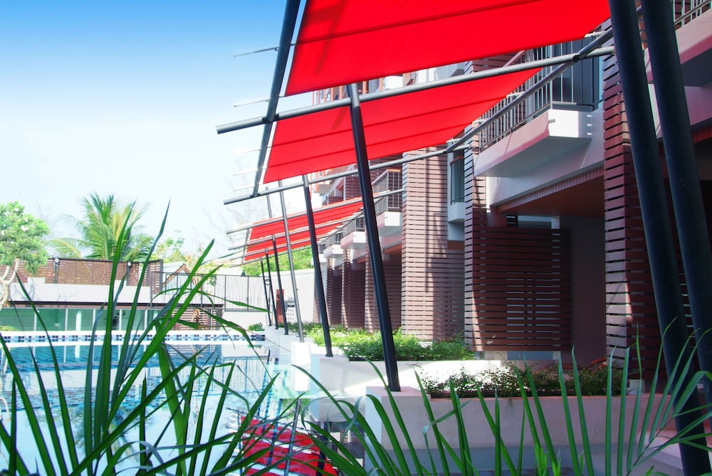 red ginger chic resort