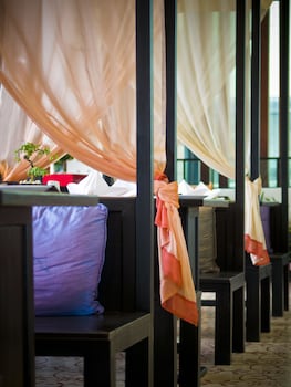 red ginger chic resort
