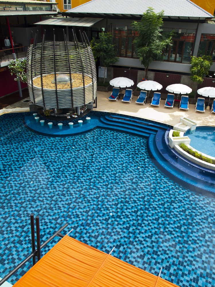 red ginger chic resort