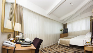 aprilis hotel special class