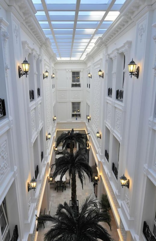 emporium hotel