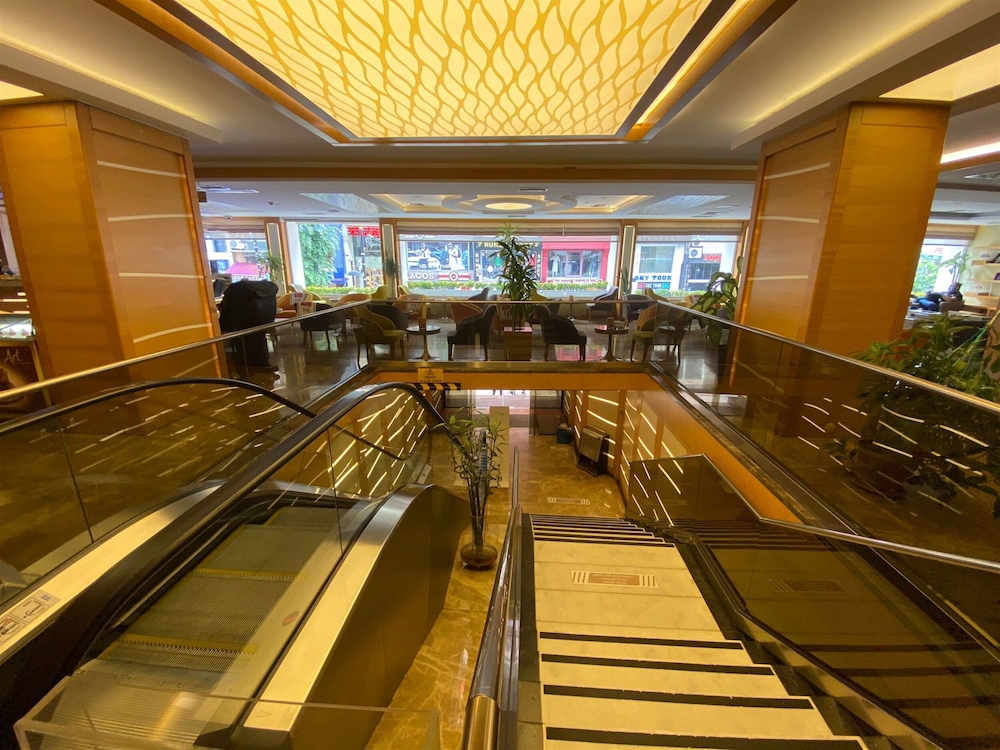 prestige hotel old city