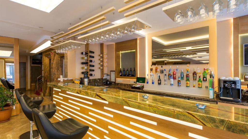 prestige hotel old city