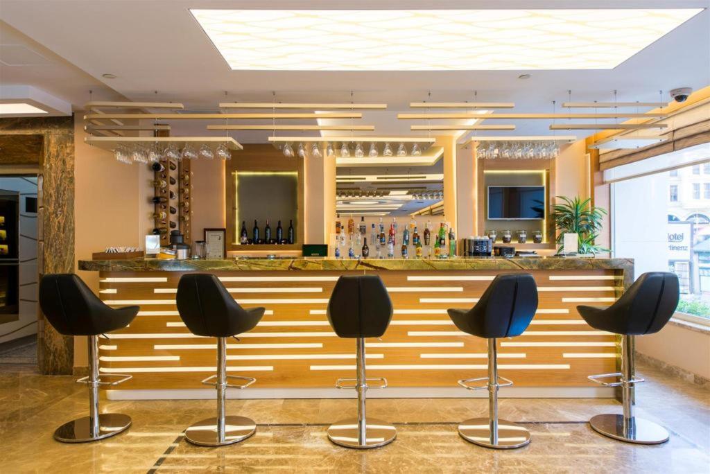 prestige hotel old city