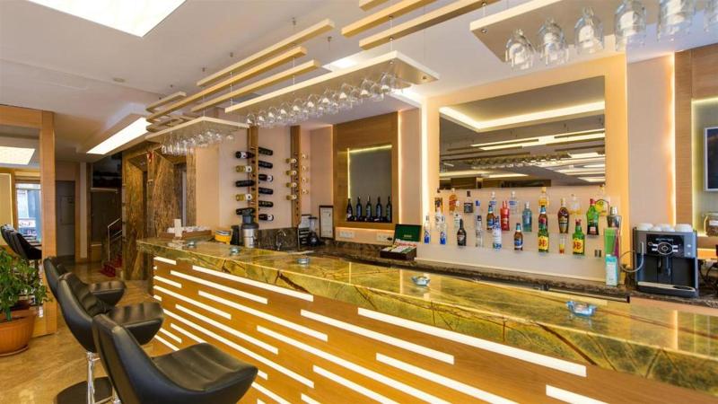 prestige hotel old city