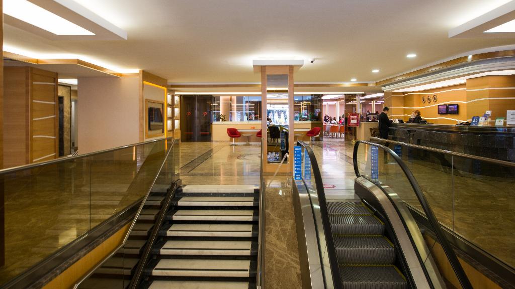 prestige hotel old city
