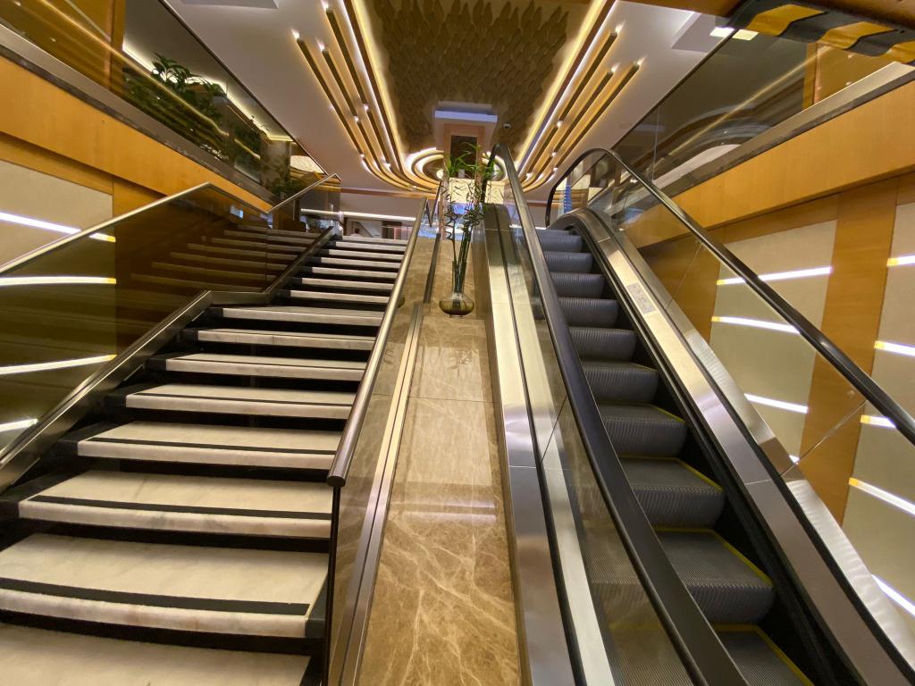 prestige hotel old city