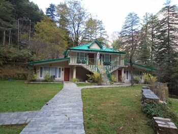 asaka himalayan inspiration lodge kasol