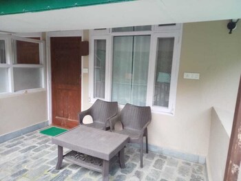 asaka himalayan inspiration lodge kasol