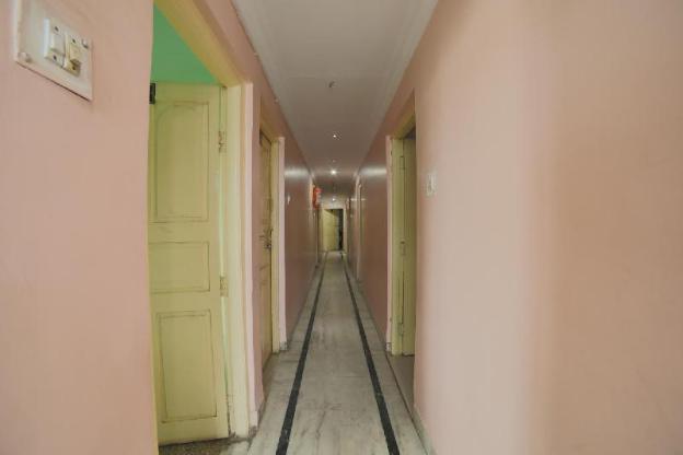 spot on shraddha hotel