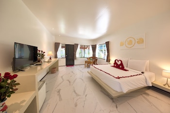 crystal bay yacht club