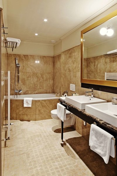 grandezza hotel luxury palace