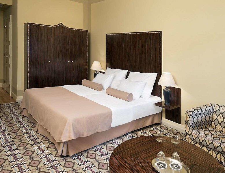 grandezza hotel luxury palace