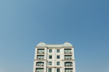 thomson residence hotel