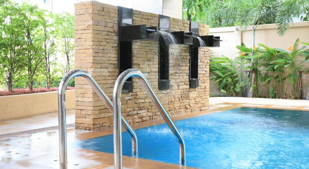 thomson residence hotel