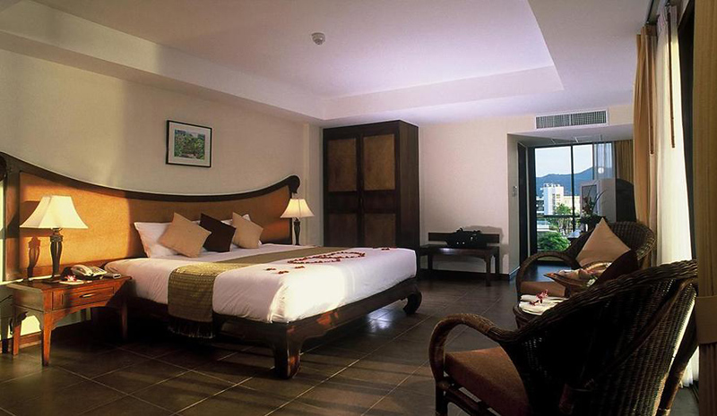 nora lakeview hotel