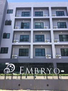 embryo hotel