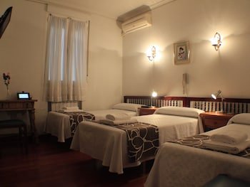 hostal esmeralda