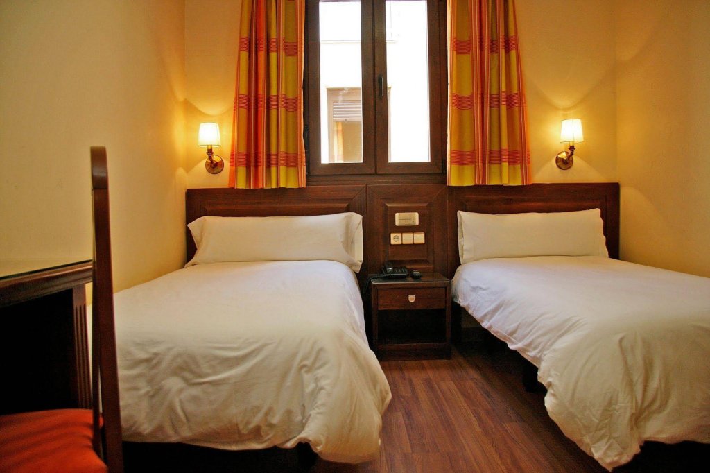 hostal victoria i