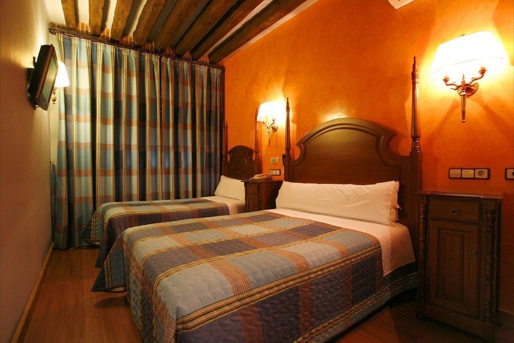 hostal victoria i