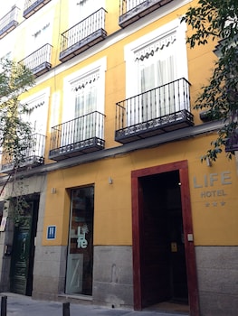 hotel life gran via