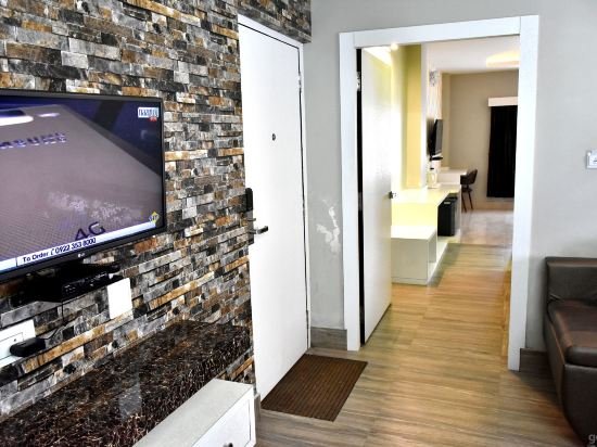 Hotel Daftari Palace,,3 star