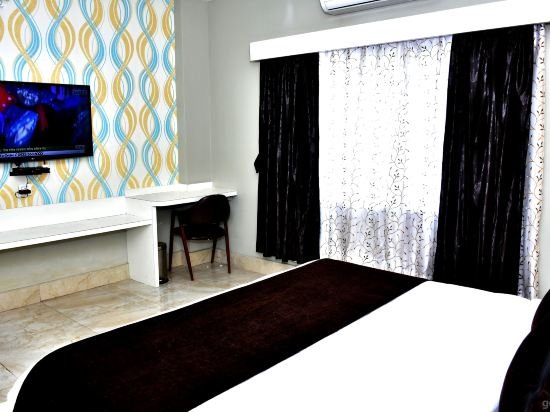 Hotel Daftari Palace,,3 star