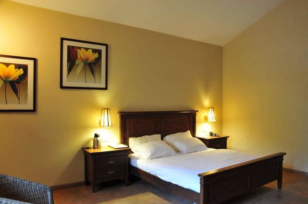 sai palace hotel and gardens mira road