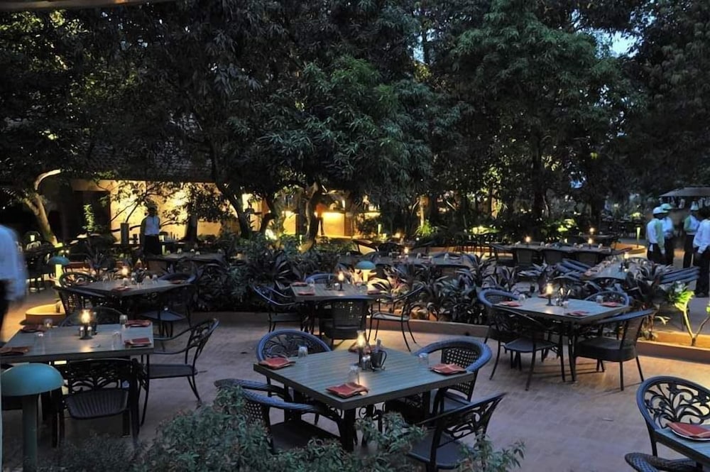 sai palace hotel and gardens mira road