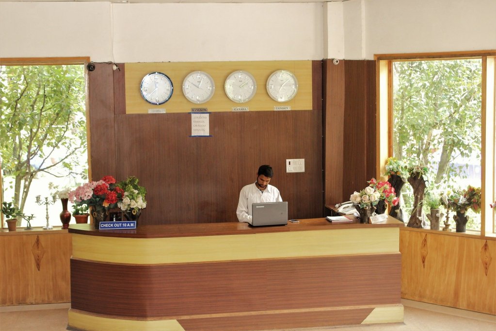 hilltone resorts