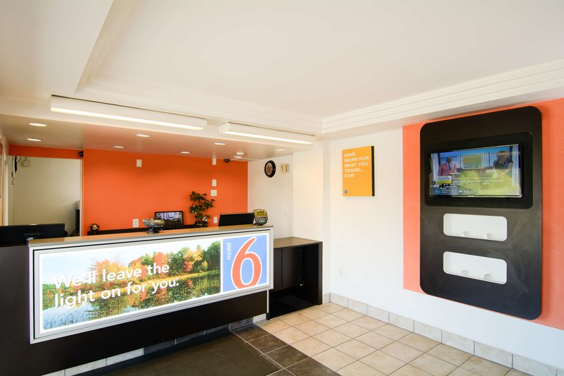 motel 6 leominster ma