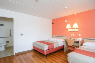 motel 6 leominster ma